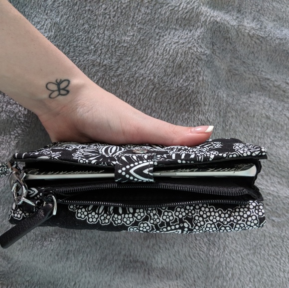 🖤Vera Bradley Wristlet🖤 - Picture 7 of 7